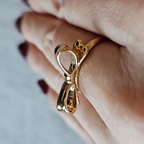 Kate Spade Gold Ring Size 6. NWT - Picture 2 of 3